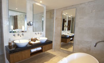 Candi Beach Resort And Spa