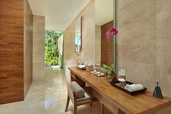 Candi Beach Resort And Spa