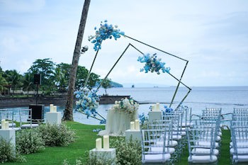 Candi Beach Resort And Spa