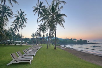 Candi Beach Resort And Spa