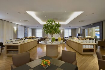 Araucaria Plaza