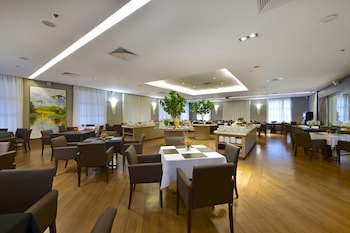 Araucaria Plaza