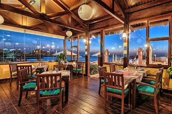 Coral Beach Resort - Sharjah