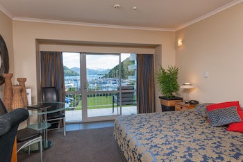 Picton Beachcomber Inn