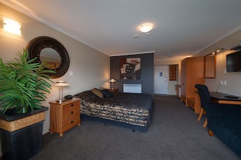 Picton Beachcomber Inn