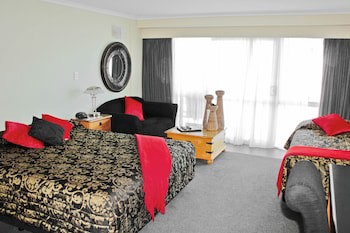Picton Beachcomber Inn