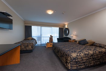 Picton Beachcomber Inn