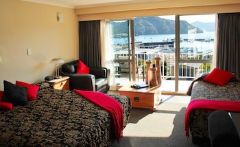 Picton Beachcomber Inn