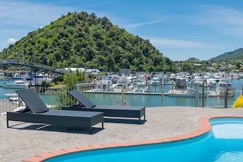 Picton Beachcomber Inn