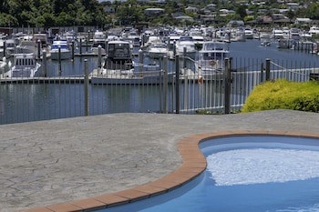 Picton Beachcomber Inn