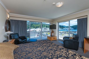 Picton Beachcomber Inn