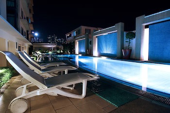 Astoria Plaza