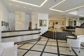 Golden Beach Resort And Spa