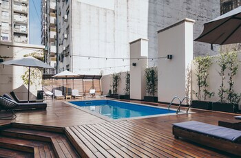 Cyan Americas Towers Hotel