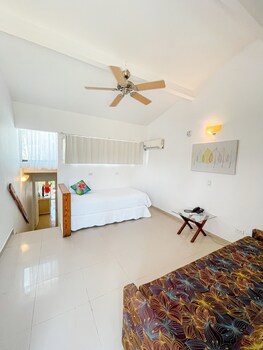Cocoplum Beach Hotel