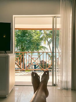 Cocoplum Beach Hotel