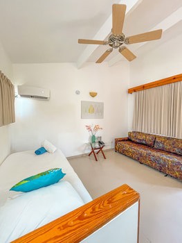 Cocoplum Beach Hotel