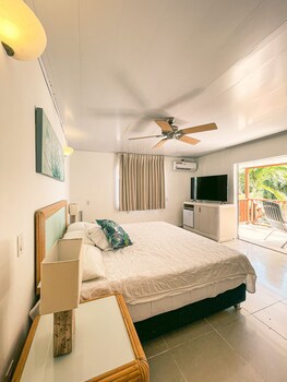Cocoplum Beach Hotel