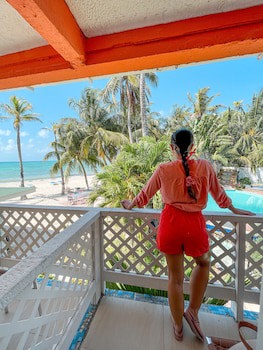 Cocoplum Beach Hotel