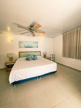 Cocoplum Beach Hotel