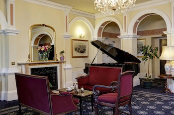 Royal Victoria Hotel