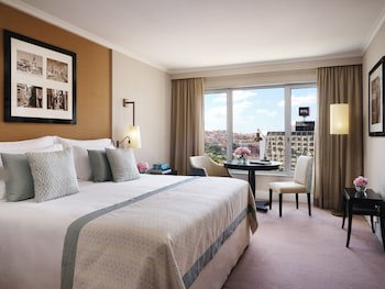 Corinthia Lisbon