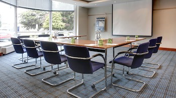 Holiday Inn Basingstoke, An Ihg Hotel