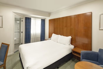 Holiday Inn Basingstoke, An Ihg Hotel