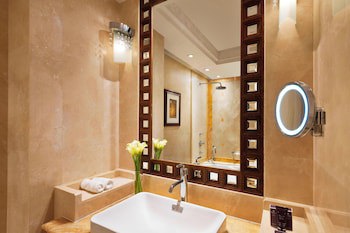 Al Bustan Palace, A Ritz-Carlton Hotel