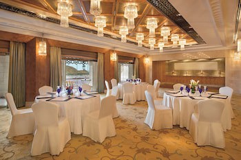 Al Bustan Palace, A Ritz-Carlton Hotel