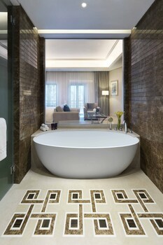 Al Bustan Palace, A Ritz-Carlton Hotel