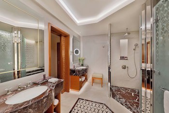 Al Bustan Palace, A Ritz-Carlton Hotel