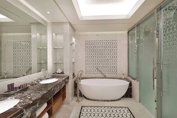 Al Bustan Palace, A Ritz-Carlton Hotel