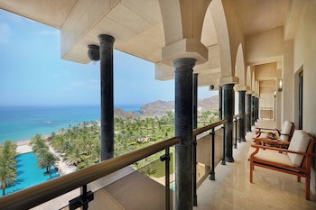 Al Bustan Palace, A Ritz-Carlton Hotel