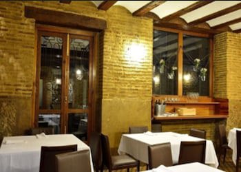 Ad Hoc Monumental Hotel