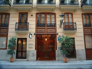 Ad Hoc Monumental Hotel
