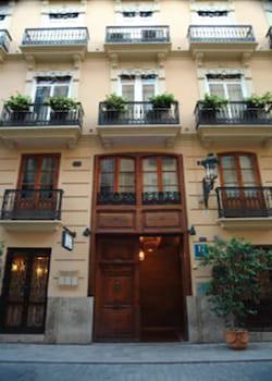 Ad Hoc Monumental Hotel