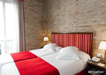 Ad Hoc Monumental Hotel