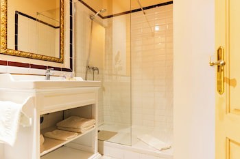 Ad Hoc Monumental Hotel