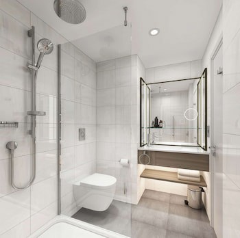 Doubletree By Hilton Bath