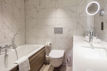 Doubletree By Hilton Bath