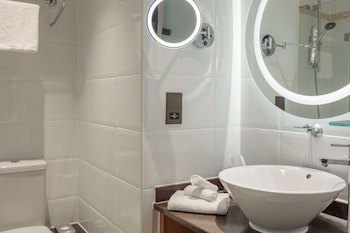 Doubletree By Hilton Bath