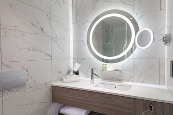 Doubletree By Hilton Bath