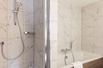 Doubletree By Hilton Bath