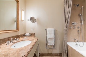 Four Seasons Hotel Des Bergues Geneva