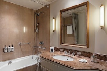 Four Seasons Hotel Des Bergues Geneva