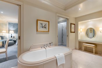 Four Seasons Hotel Des Bergues Geneva
