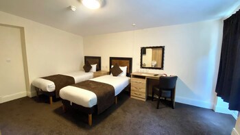 Russ Hill Hotel