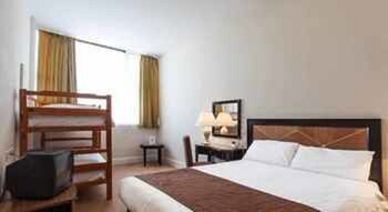 Russ Hill Hotel