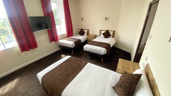 Russ Hill Hotel